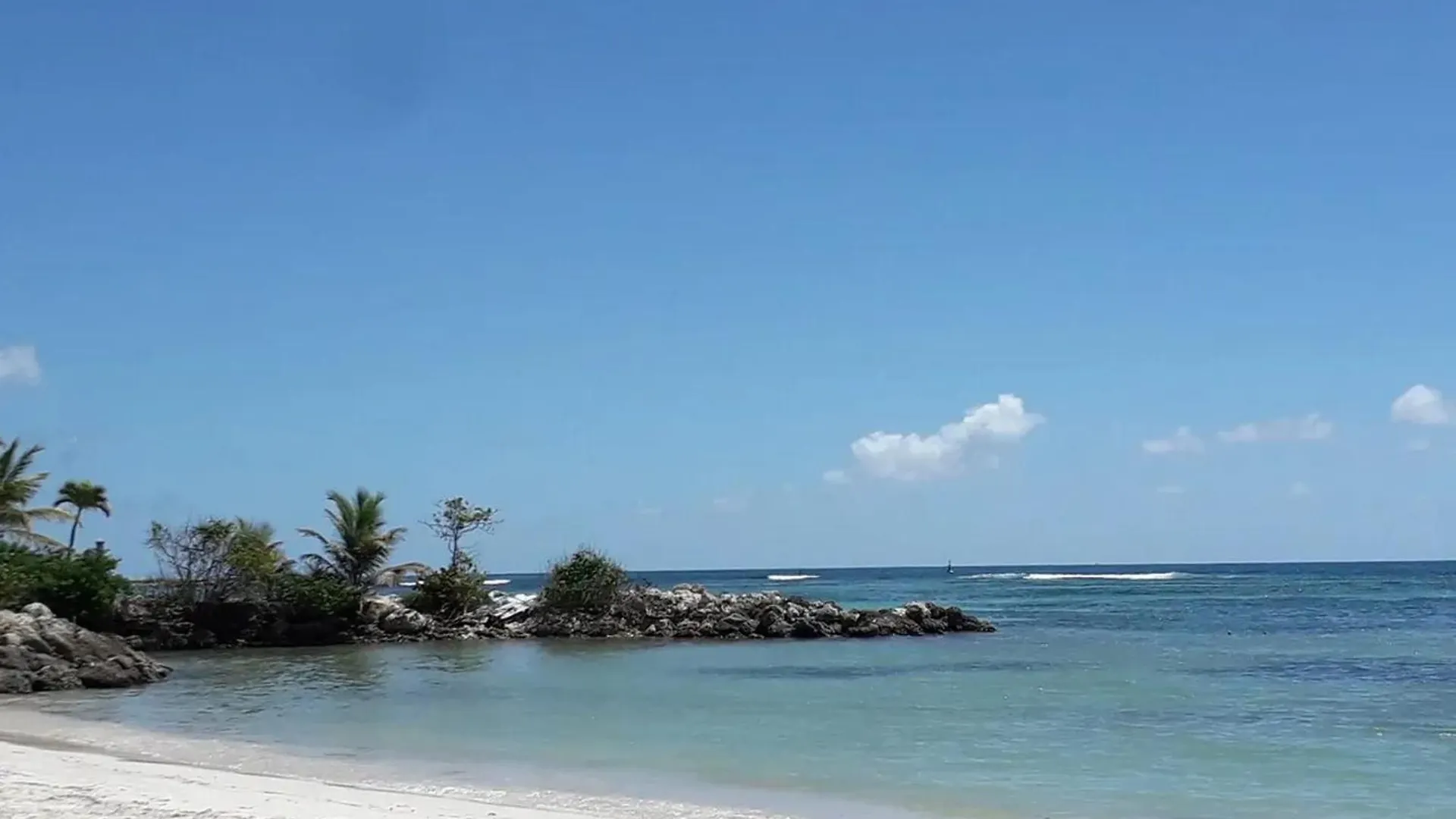 Dom wakacyjny Charmant Bungalow A Bouillante Avec Vue Sur La Mer