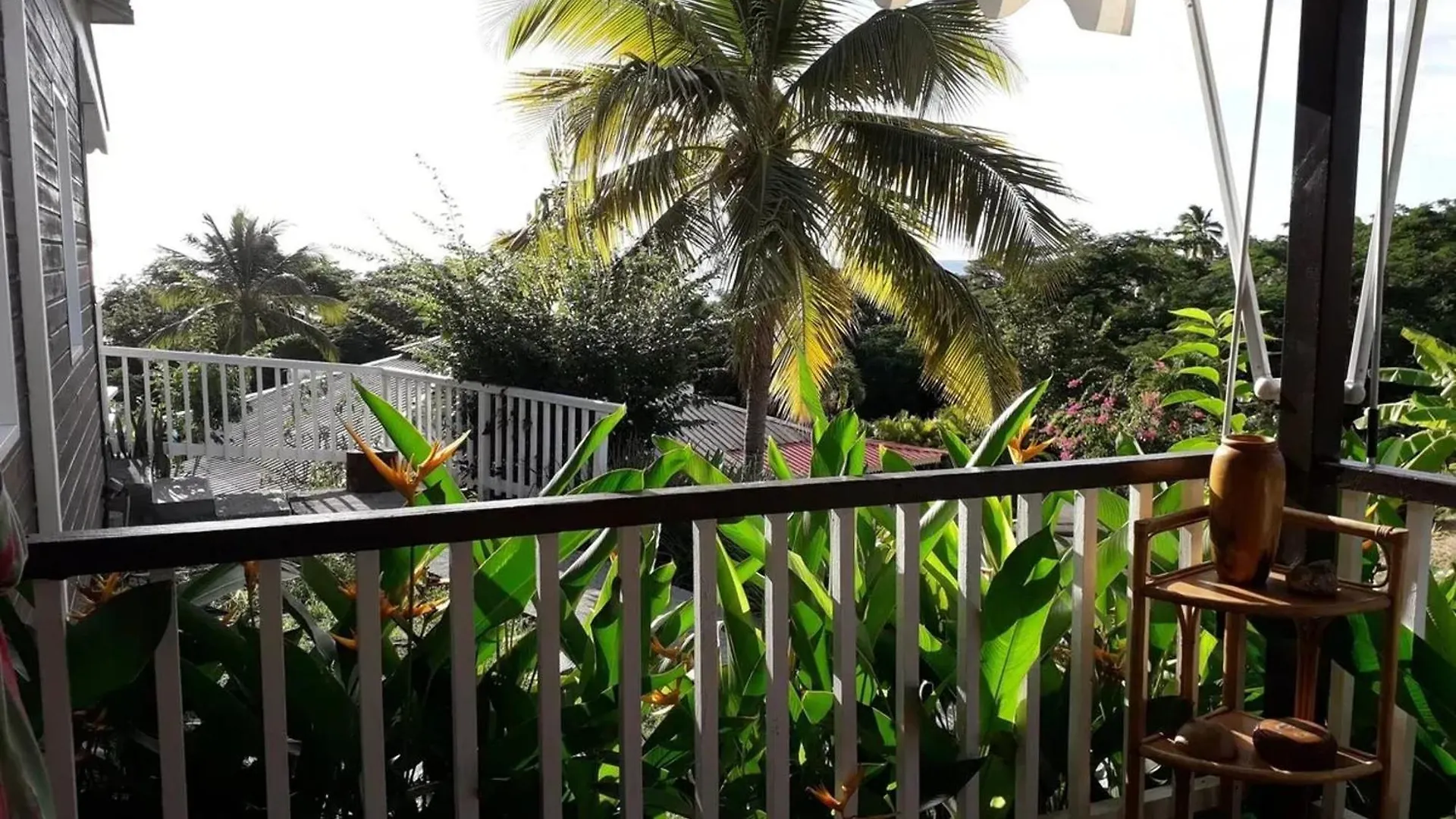 Charmant Bungalow A Bouillante Avec Vue Sur La Mer Dom wakacyjny