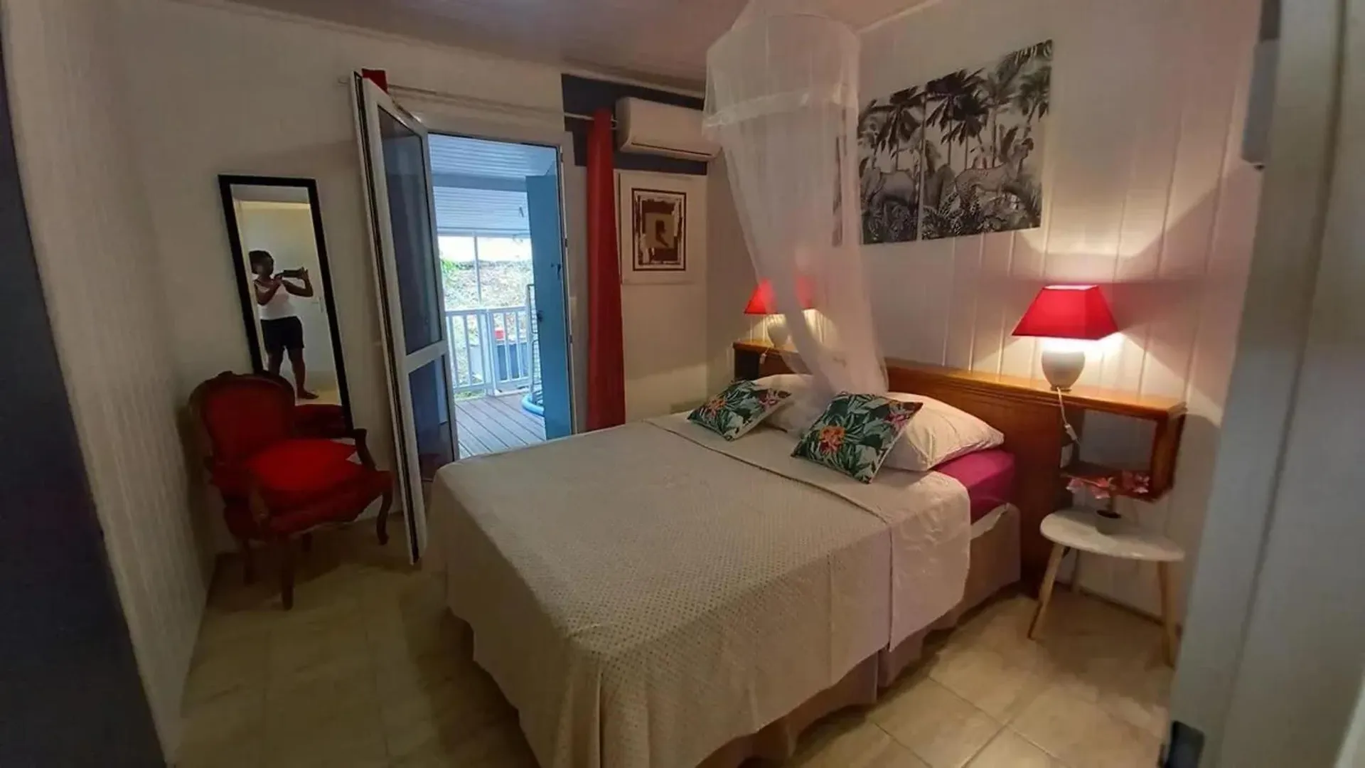 Hébergement de vacances Bungalow de 2 chambres a Bouillante a 100 m de la plage avec vue sur la mer jardin amenage et wifi